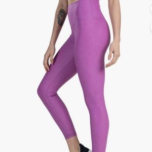 DYI Rosebud Embossed leggings